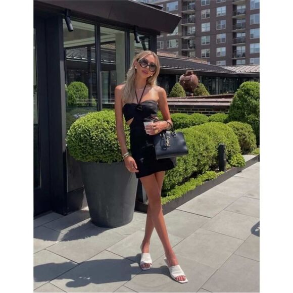 Reformation Mairwen Linen Cutout Rosette Mini Dress NWT $218 - Picture 4 of 7